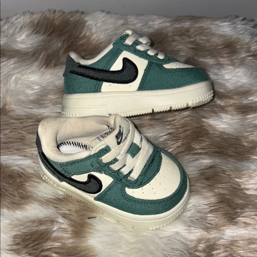 Kids Nike Green and White Sneakers